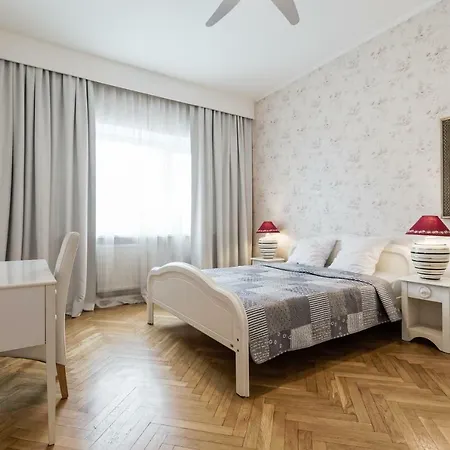 Old Town Aia 5a Апартаменты *